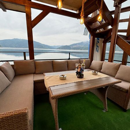 Holiday Bicaz Bungalows On The Lake ภายนอก รูปภาพ