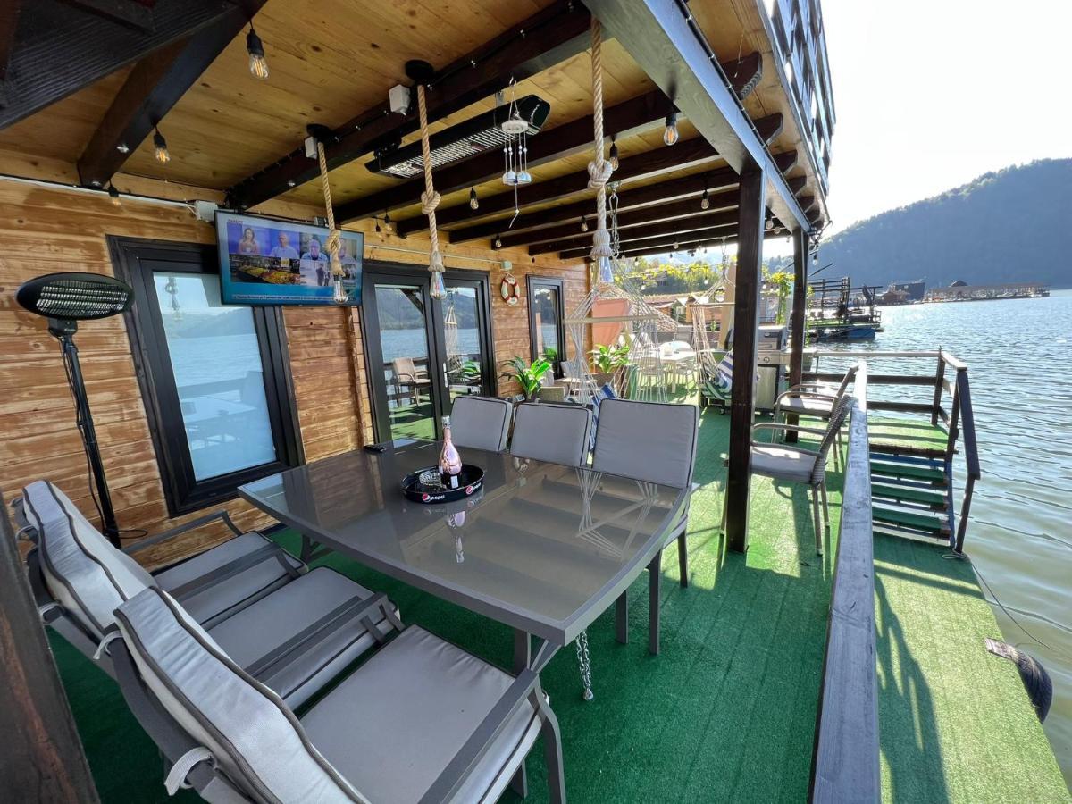 Holiday Bicaz Bungalows On The Lake ภายนอก รูปภาพ