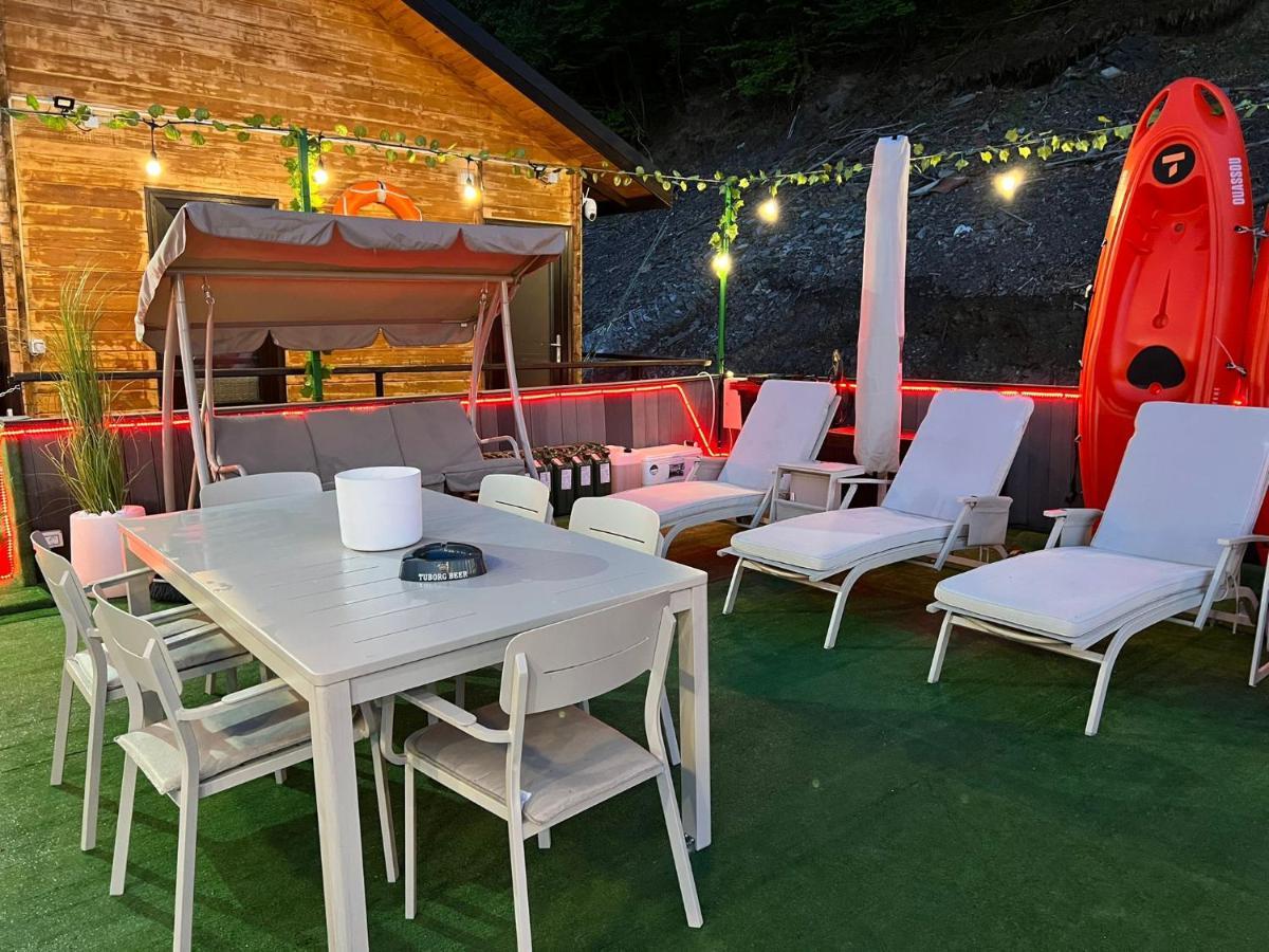Holiday Bicaz Bungalows On The Lake ภายนอก รูปภาพ