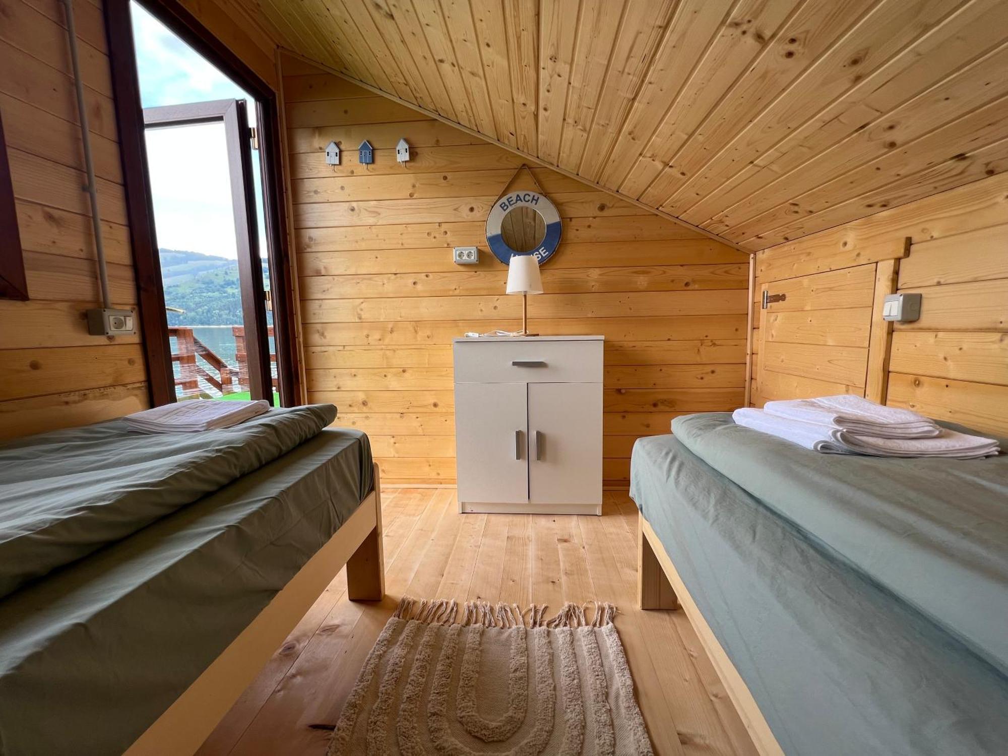 Holiday Bicaz Bungalows On The Lake ภายนอก รูปภาพ