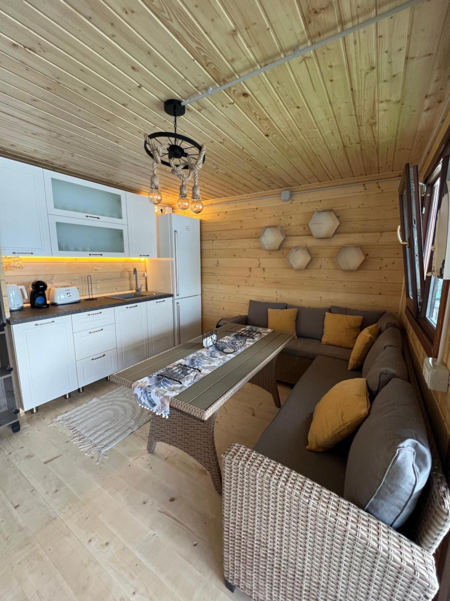 Holiday Bicaz Bungalows On The Lake ภายนอก รูปภาพ