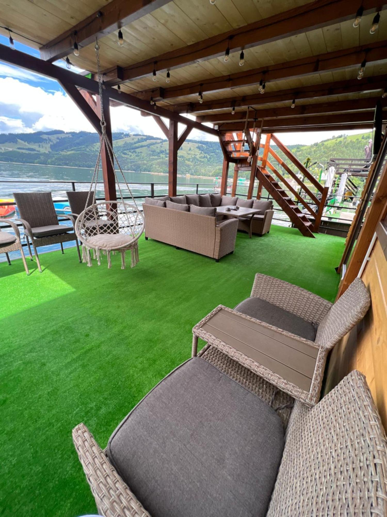 Holiday Bicaz Bungalows On The Lake ภายนอก รูปภาพ