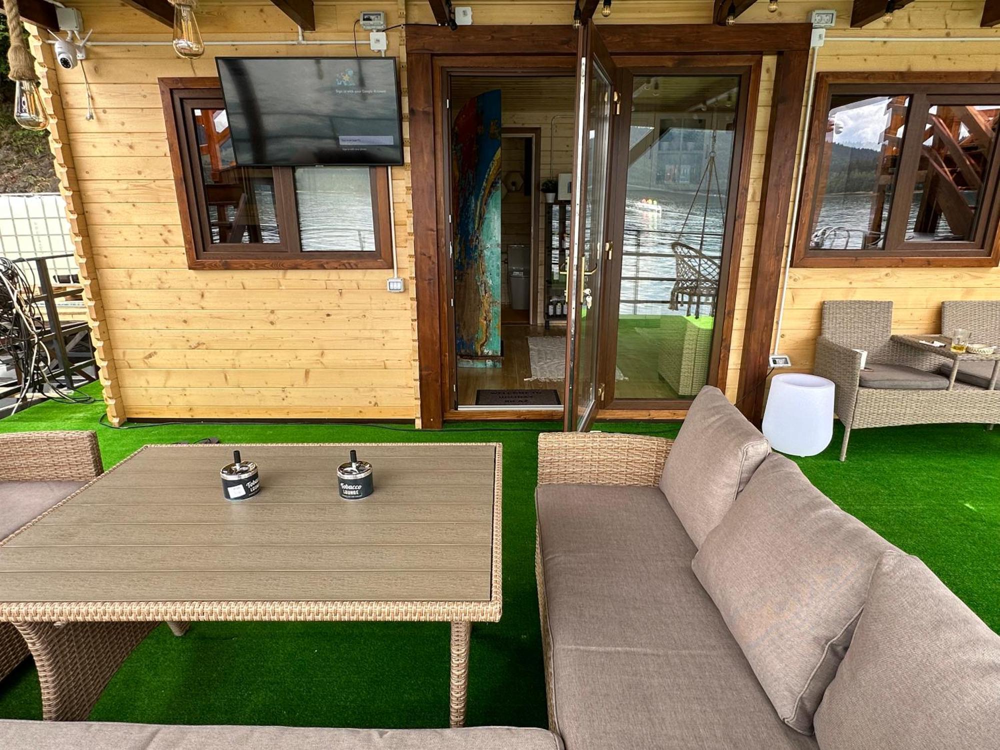 Holiday Bicaz Bungalows On The Lake ภายนอก รูปภาพ