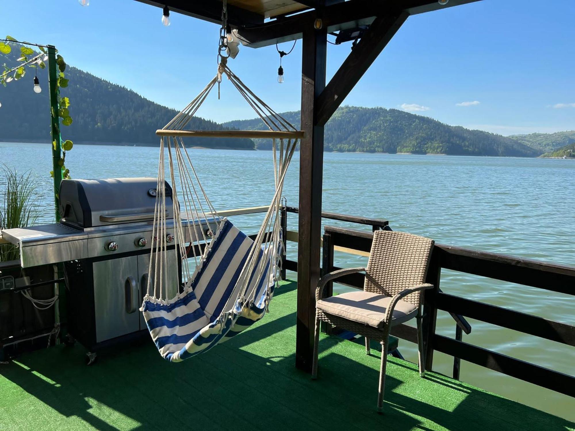 Holiday Bicaz Bungalows On The Lake ภายนอก รูปภาพ