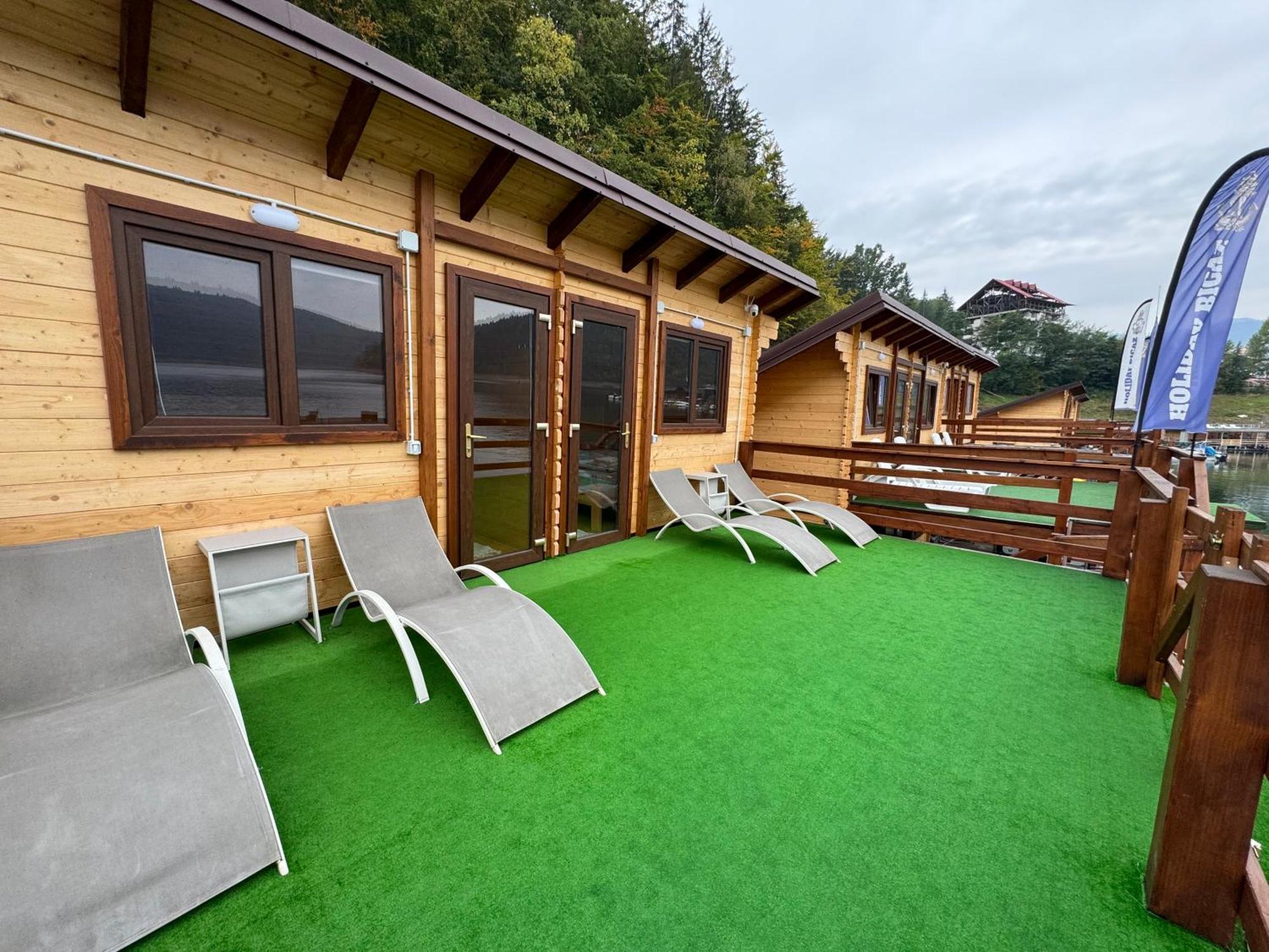 Holiday Bicaz Bungalows On The Lake ภายนอก รูปภาพ