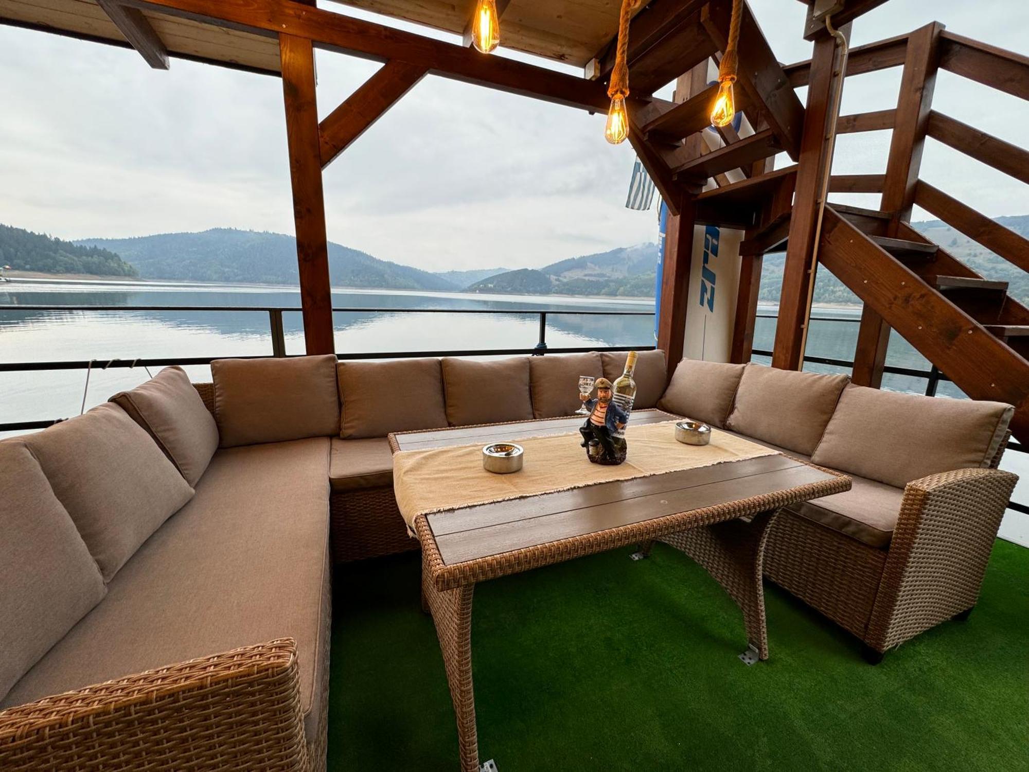 Holiday Bicaz Bungalows On The Lake ภายนอก รูปภาพ